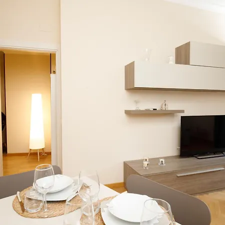 Aureliana House 公寓 *